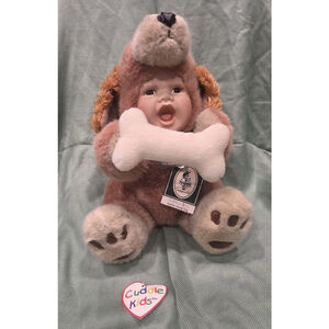 GEPPEDDO Cuddle Kids 2003 Hunter Hound Dog Porcelain Doll Plush Body Bone Collar